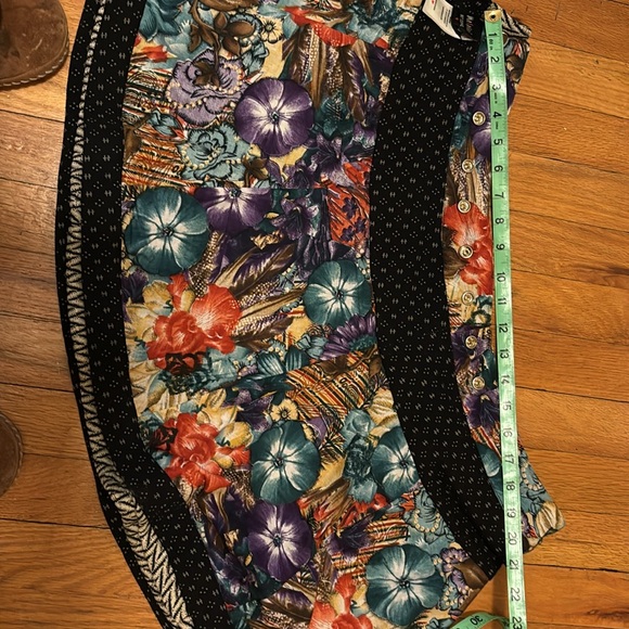 MOSHIKI Funky multi colored reversible skirt wrap skirt. - Picture 7 of 8